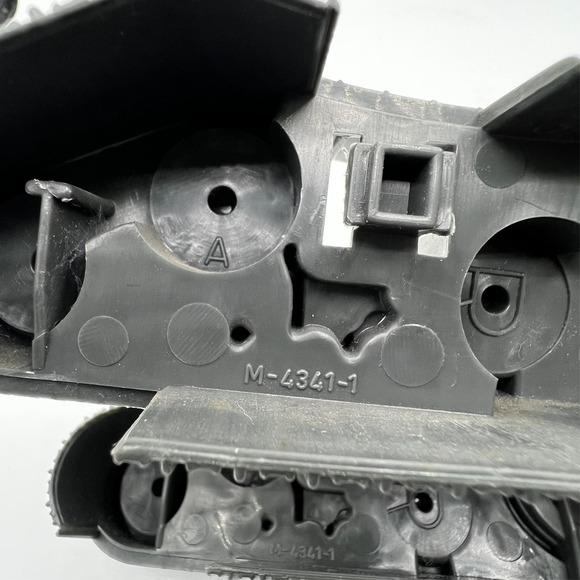 GI Joe TRIPLE T Parts Right Tracks Part M-4341-1 Original 1986 Vintage Hasbro - Picture 8 of 9